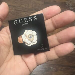 Guess White and Gold Floral Ring